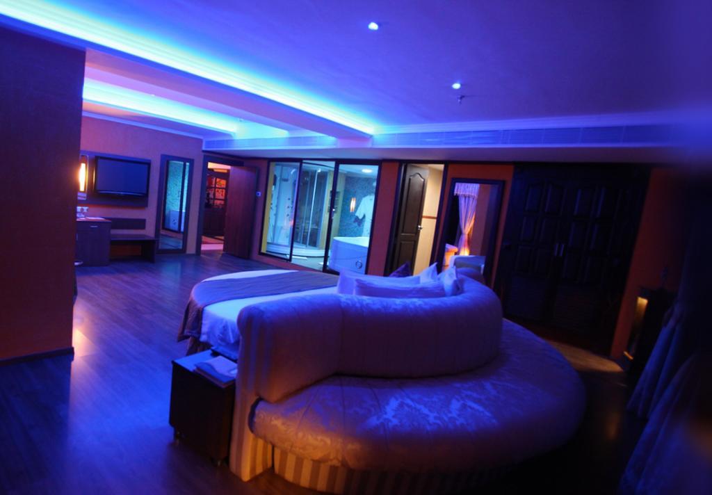 The Quilon Beach Hotel And Convention Center Kollam Εξωτερικό φωτογραφία