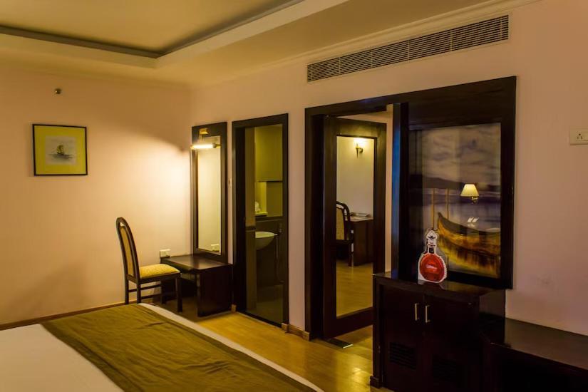 The Quilon Beach Hotel And Convention Center Kollam Εξωτερικό φωτογραφία
