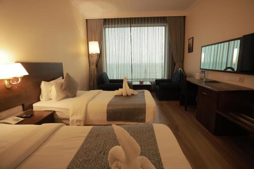 The Quilon Beach Hotel And Convention Center Kollam Εξωτερικό φωτογραφία