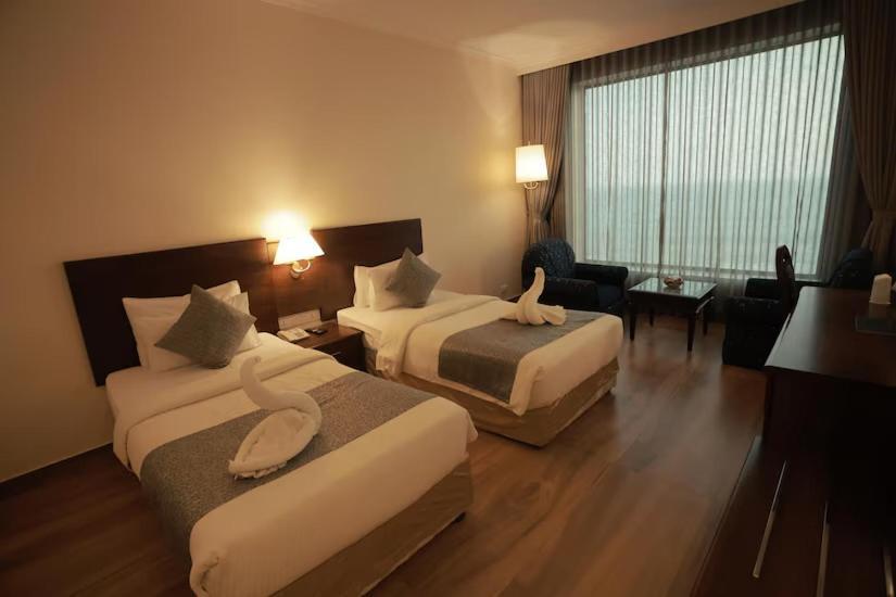 The Quilon Beach Hotel And Convention Center Kollam Εξωτερικό φωτογραφία
