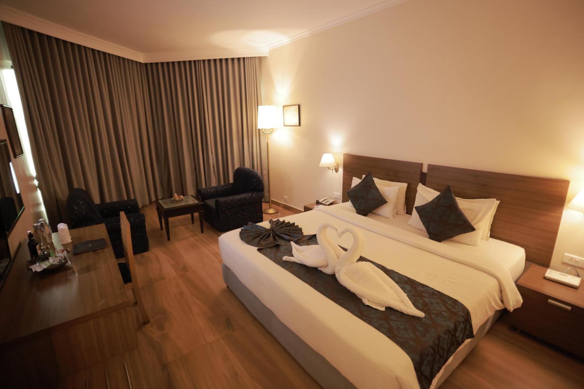 The Quilon Beach Hotel And Convention Center Kollam Εξωτερικό φωτογραφία