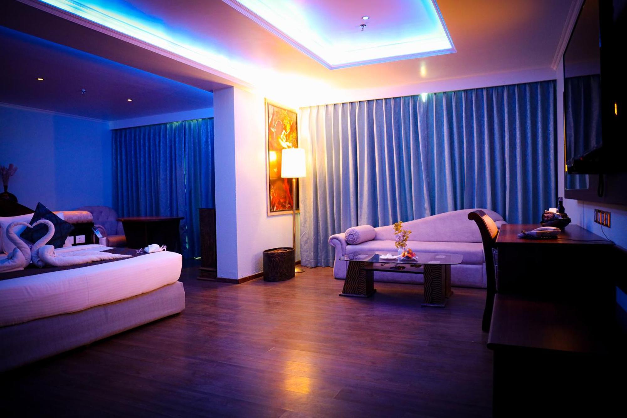 The Quilon Beach Hotel And Convention Center Kollam Εξωτερικό φωτογραφία