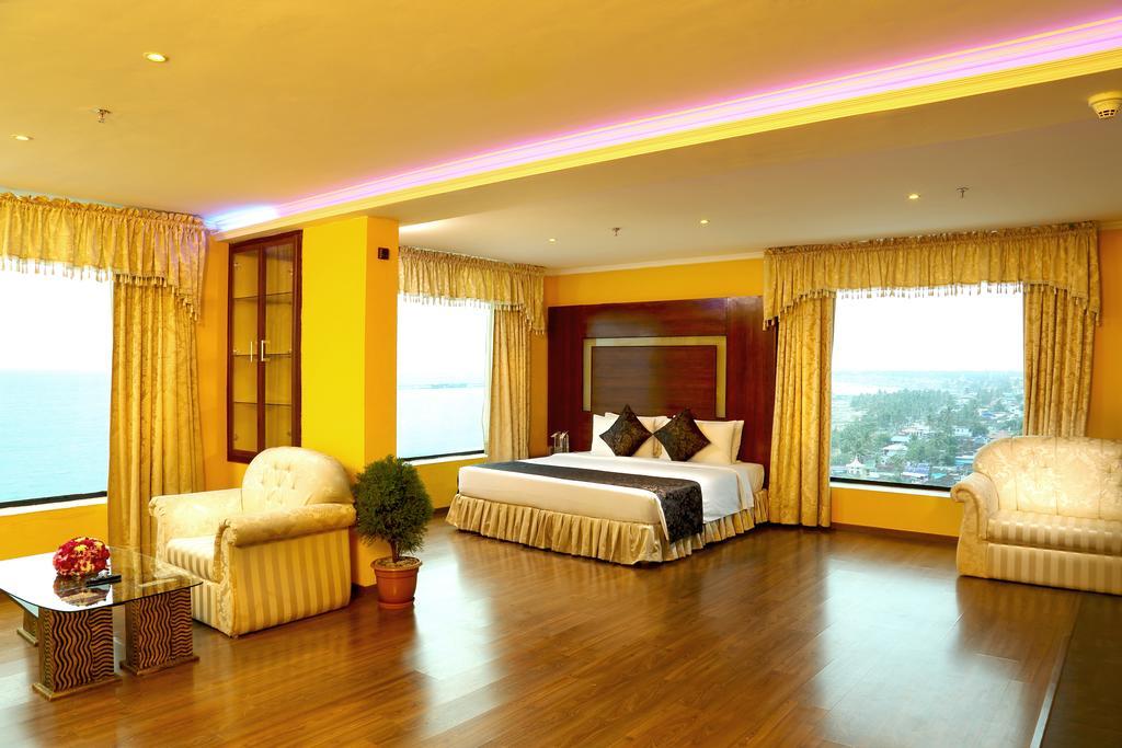 The Quilon Beach Hotel And Convention Center Kollam Εξωτερικό φωτογραφία