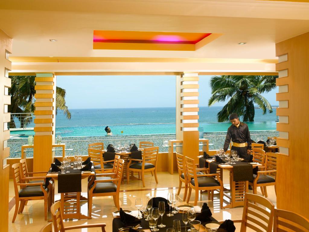 The Quilon Beach Hotel And Convention Center Kollam Εξωτερικό φωτογραφία
